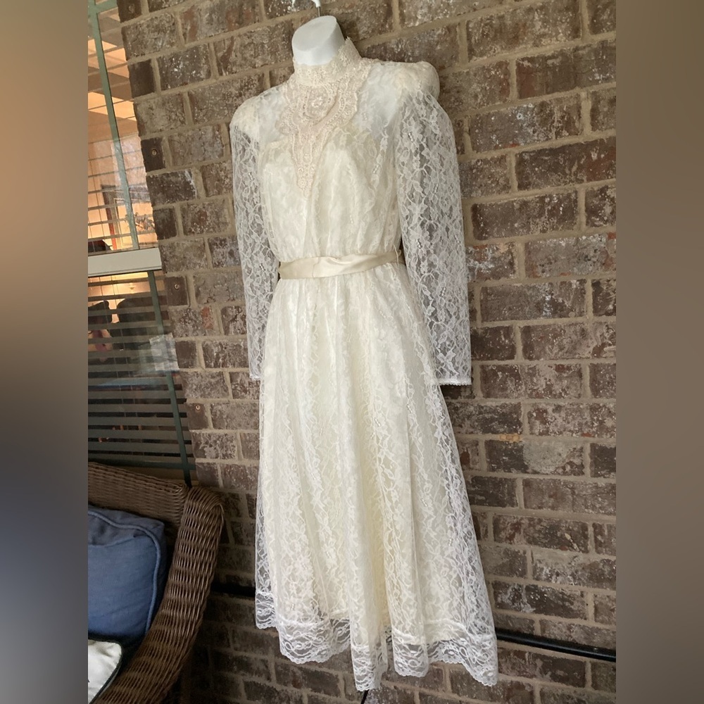 Vintage 1970’s High Neck Lace & Satin Ribbon Embellished Sheath Dress 11/12 - Picture 3 of 13